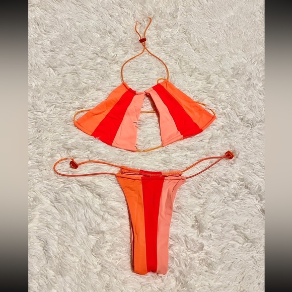 Fashion Nova two-piece bikini - Picture 3 of 3